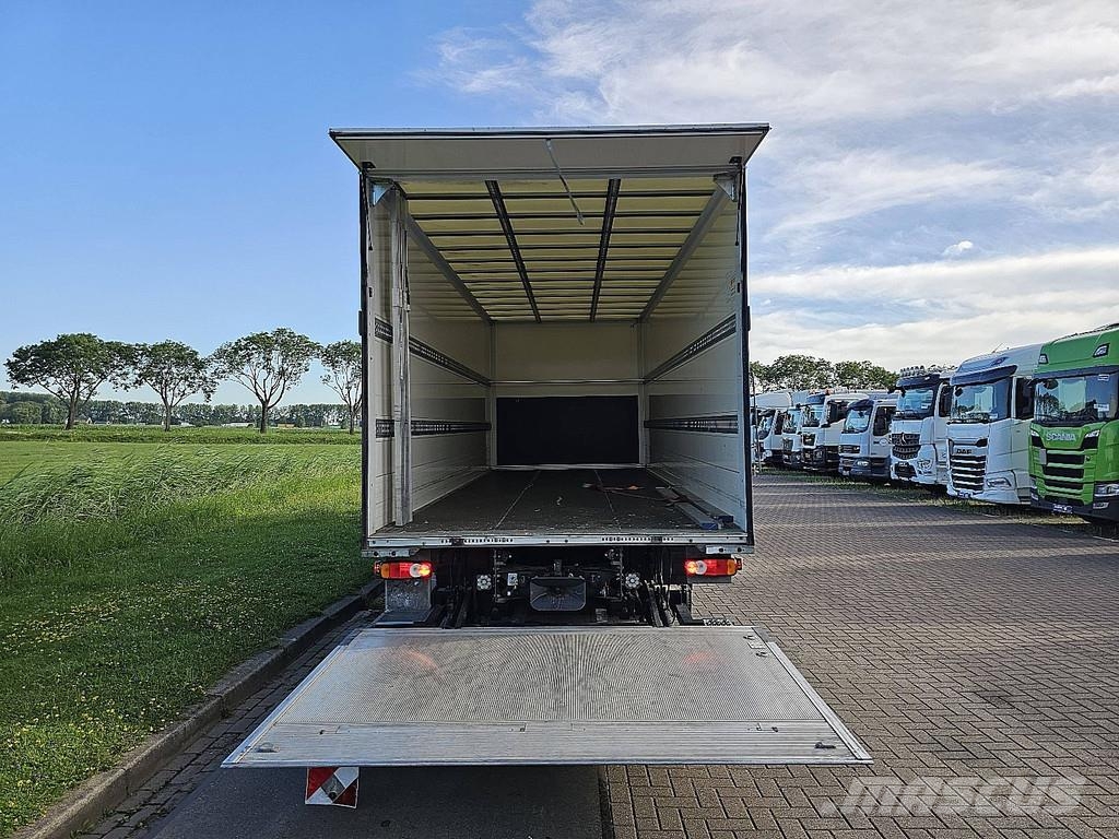 Iveco 160E28 EUROCARGO Camiones con caja de remolque