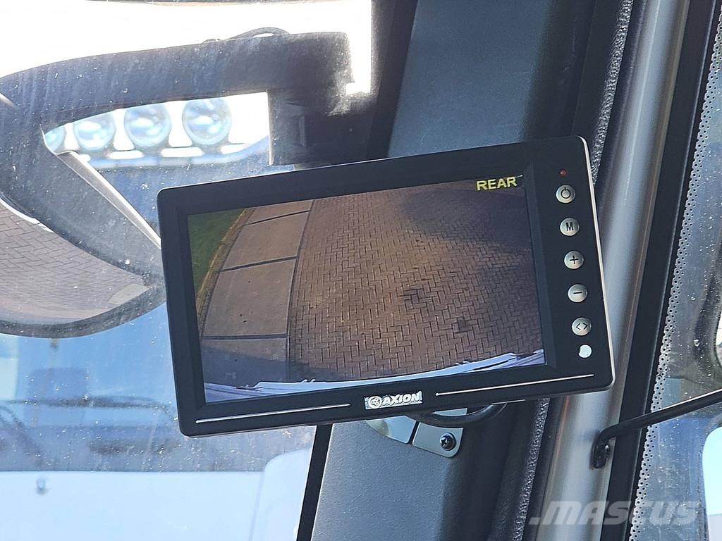 Iveco 160E28 EUROCARGO Camiones con caja de remolque