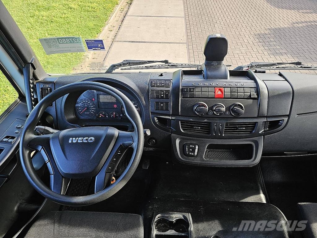 Iveco 160E28 EUROCARGO Camiones con caja de remolque