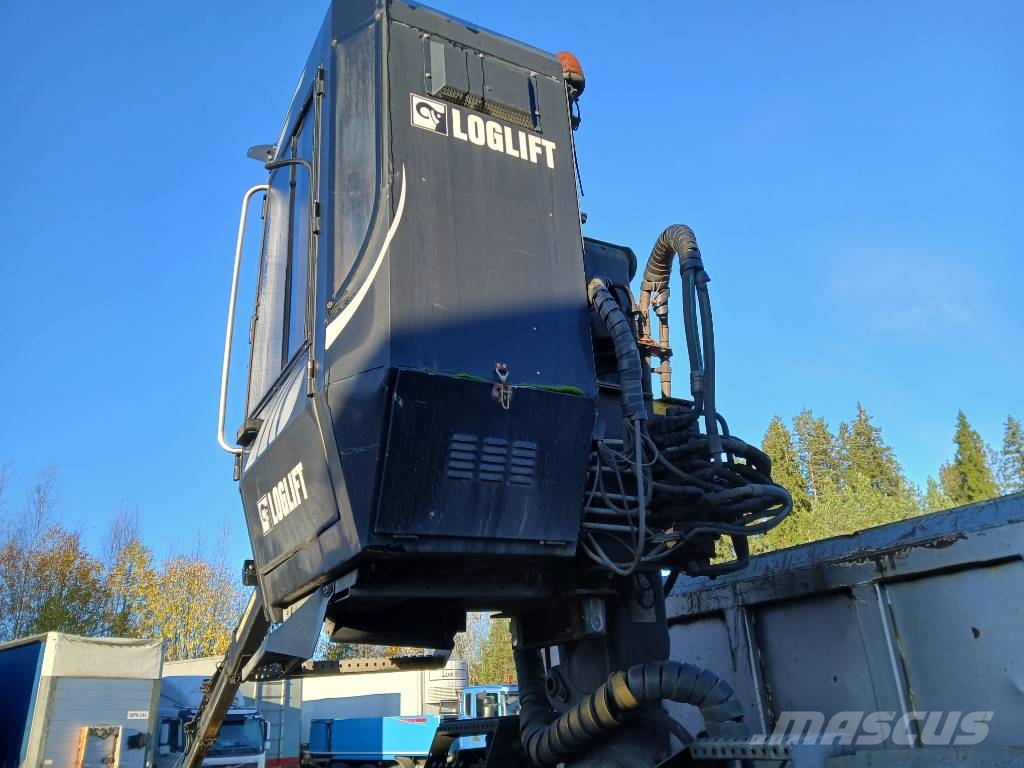 Loglift 105 S T hytti 木材積込用クレーン