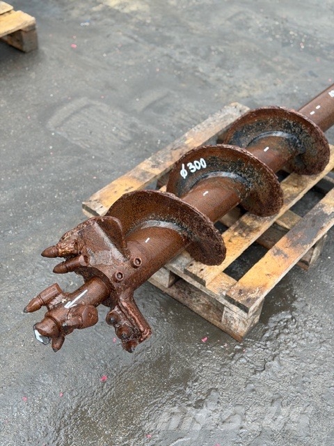CAT 300 MM AUGER مثاقيب