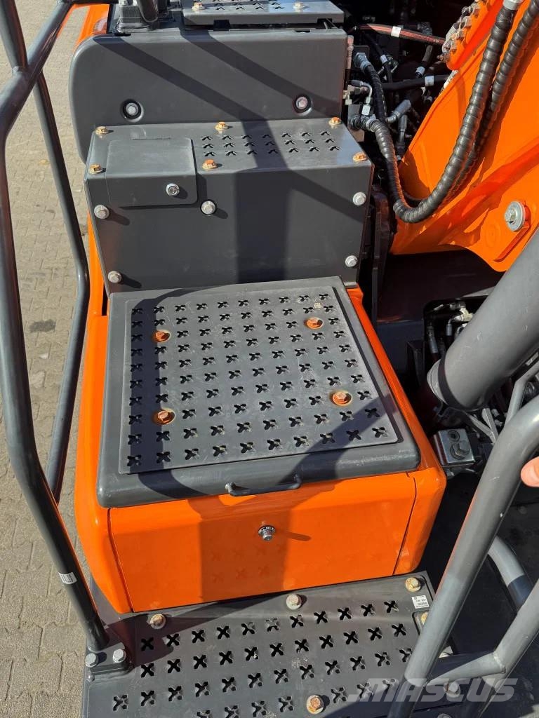 Doosan DX160-7 280 uur !! NIEUW STAAT حفارات بعجل