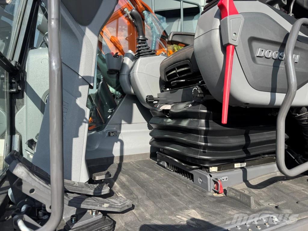 Doosan DX160-7 280 uur !! NIEUW STAAT حفارات بعجل
