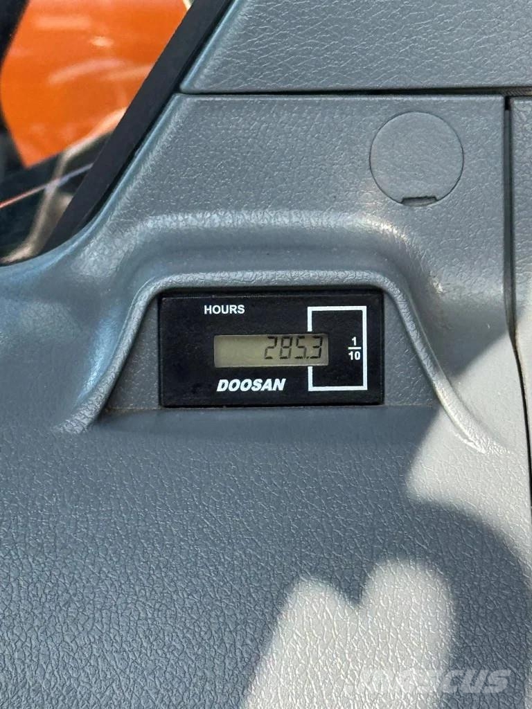 Doosan DX160-7 280 uur !! NIEUW STAAT حفارات بعجل