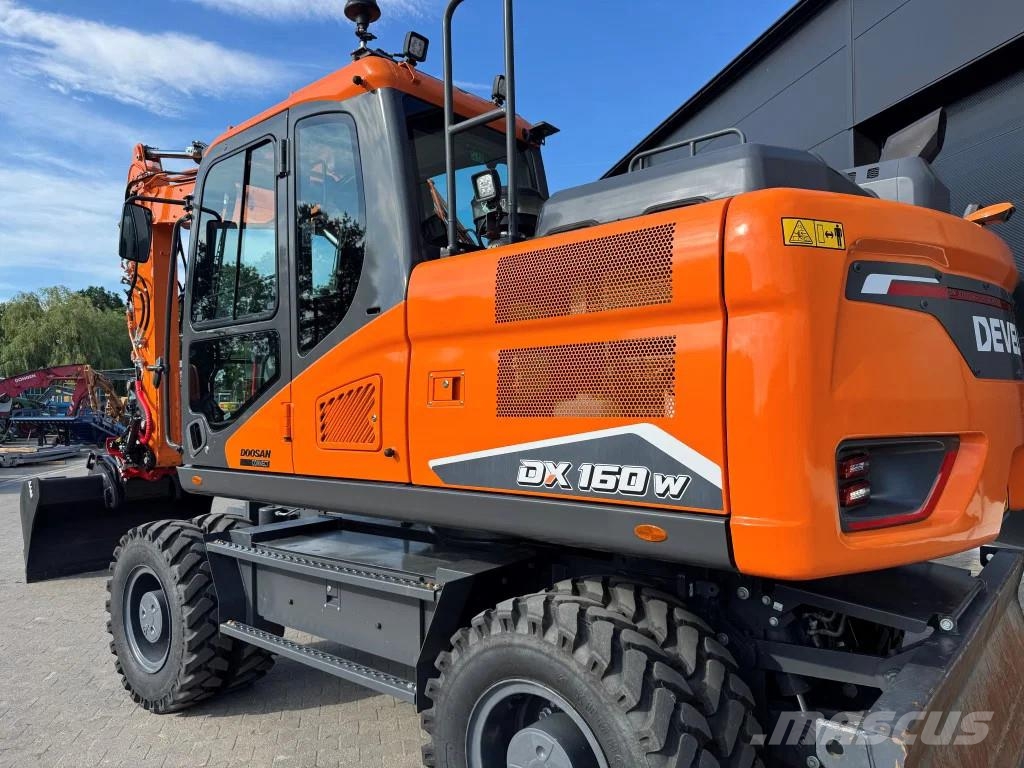 Doosan DX160-7 280 uur !! NIEUW STAAT حفارات بعجل