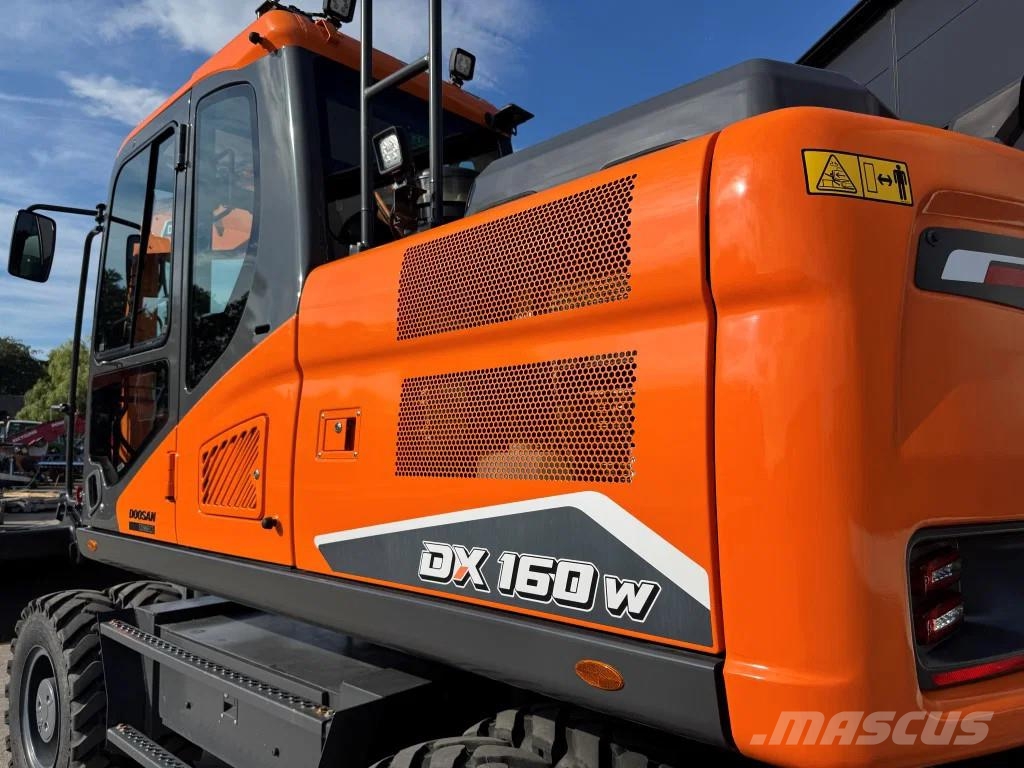 Doosan DX160-7 280 uur !! NIEUW STAAT حفارات بعجل
