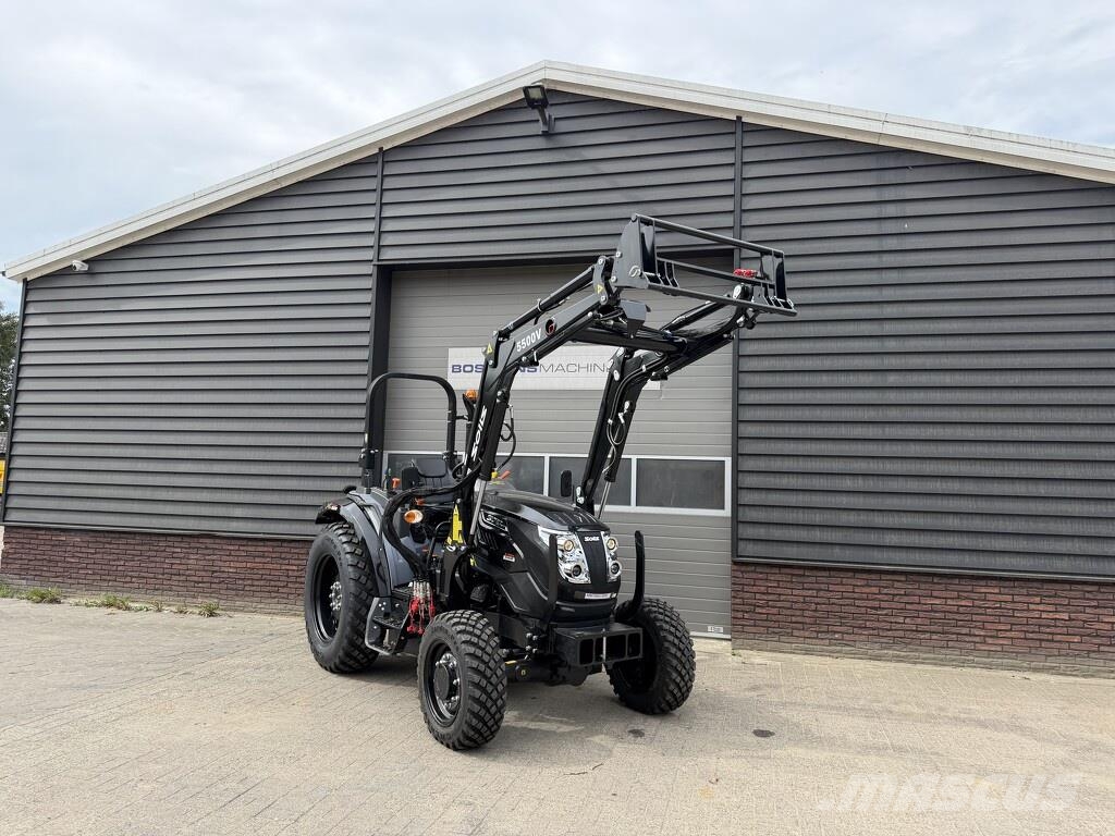 Solis S50 shuttle compact tractor NIEUW galaxy banden op Трактори