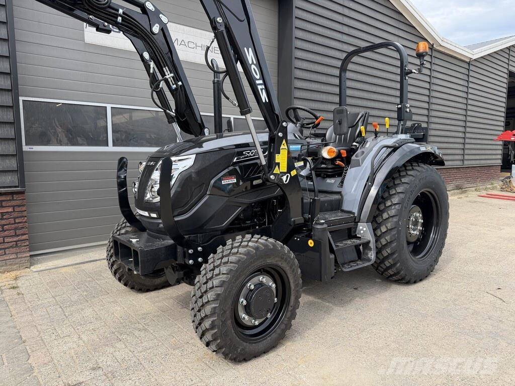 Solis S50 shuttle compact tractor NIEUW galaxy banden op Трактори