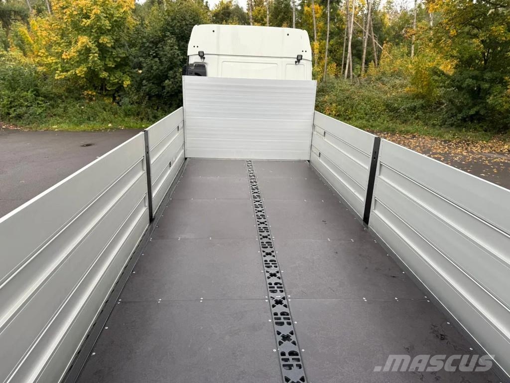 MAN TGX 26.520 MAN TGX 26.520 6x2 Hiab 228-6 Kran All-Terrain-Krane