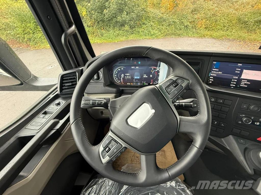 MAN TGX 26.520 MAN TGX 26.520 6x2 Hiab 228-6 Kran All-Terrain-Krane