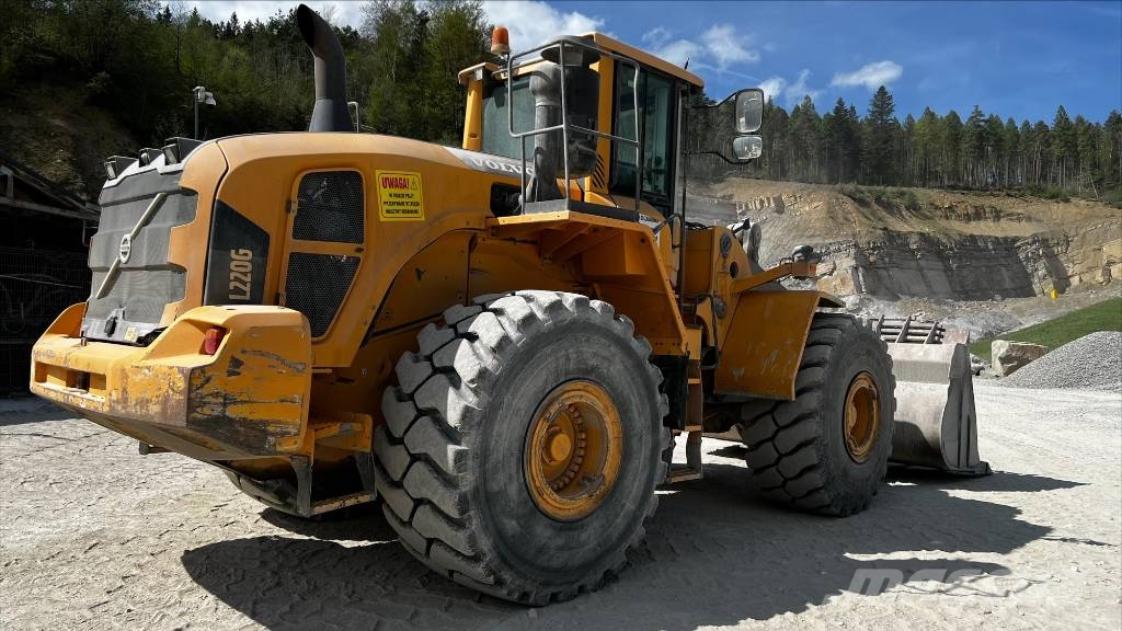 Volvo L220 Rataslaadurid