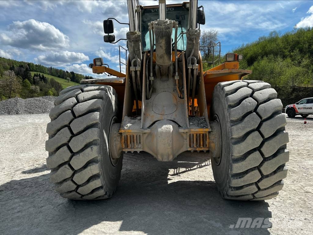 Volvo L220 Rataslaadurid