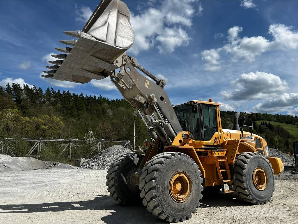 Volvo L220 Rataslaadurid