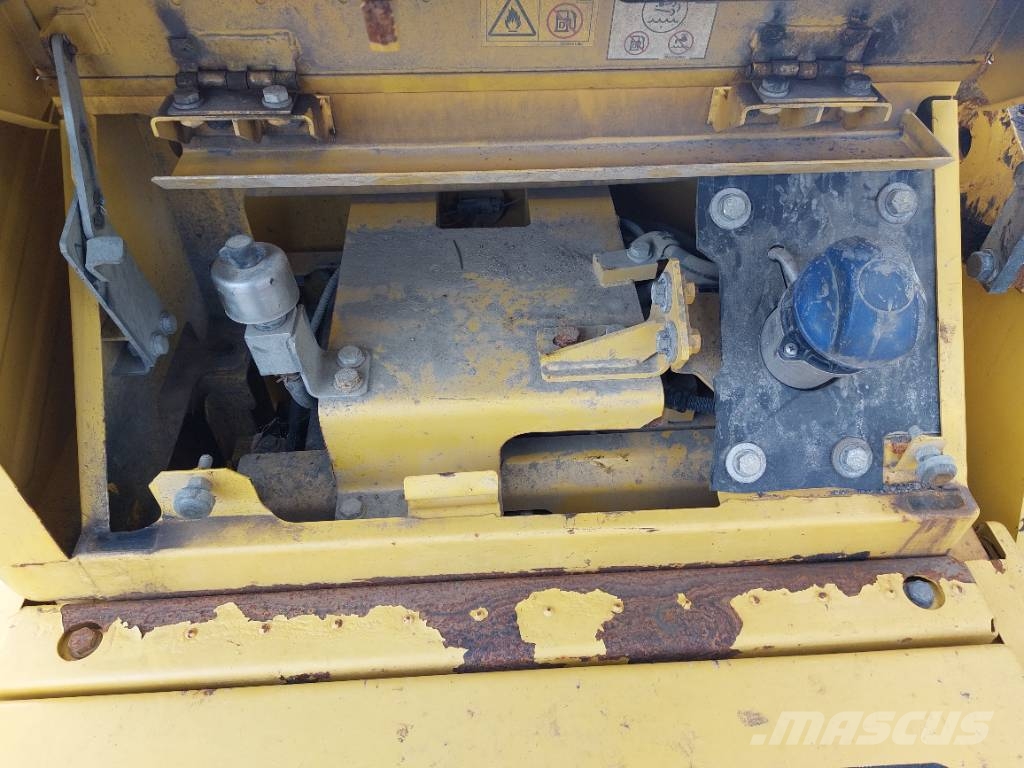 Komatsu HB 365 LC-3 Hybrid 履带挖掘机