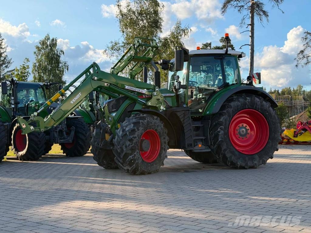 Fendt 724 Vario Profi Plus Tractoren