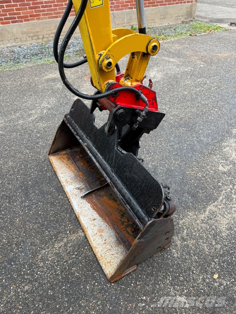 CAT 301.8 Mini ekskavatori < 7 t