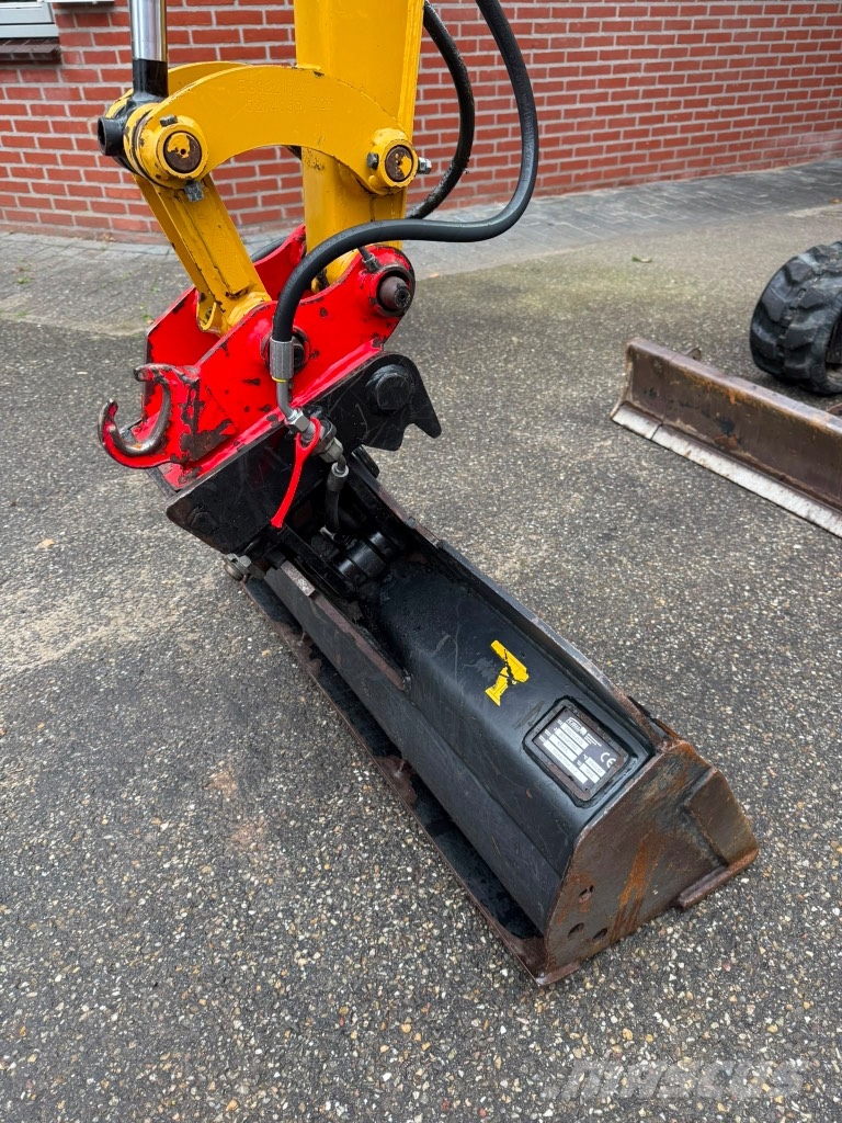 CAT 301.8 Mini ekskavatori < 7 t