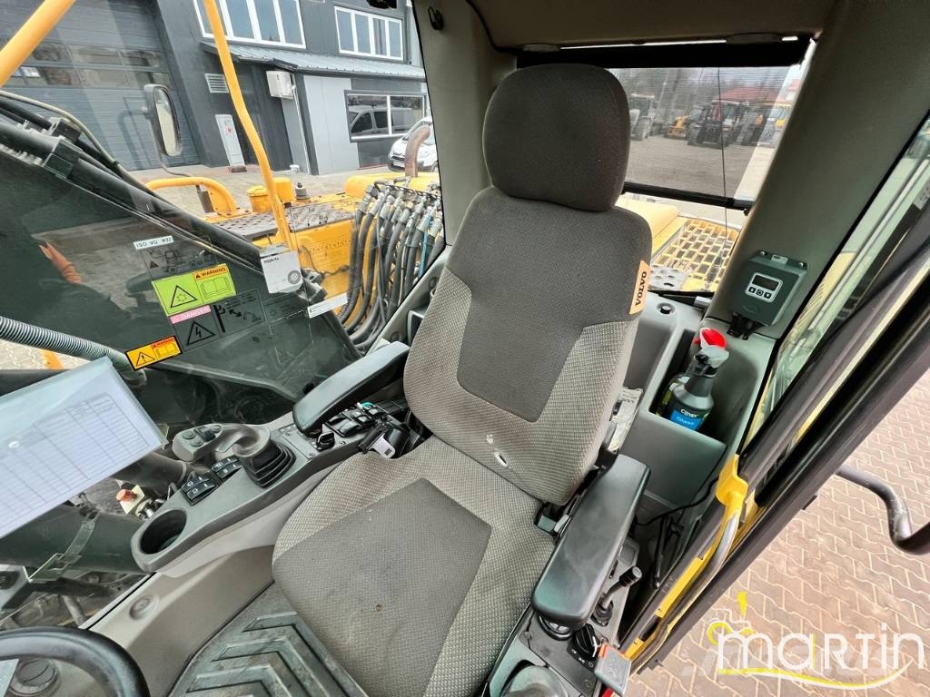 Volvo EW 140 C Wielgraafmachines