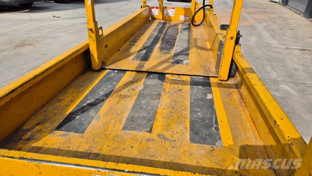 Haulotte COMPACT 10N - 2019 YEAR - 365 WORKING HOURS Elevadores de tesoura