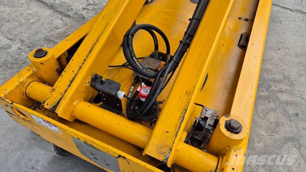 Haulotte COMPACT 10N - 2019 YEAR - 365 WORKING HOURS Elevadores de tesoura