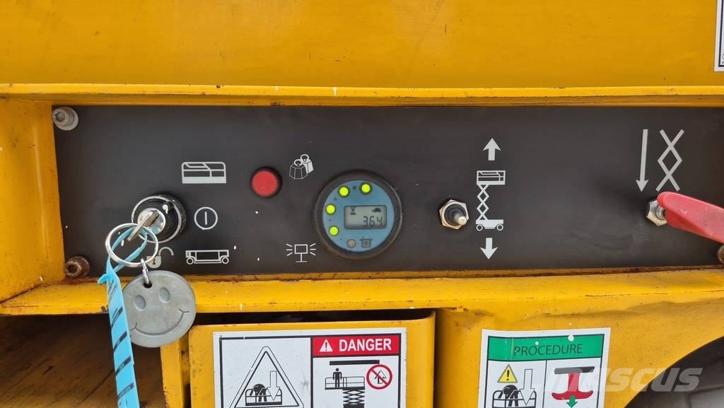Haulotte COMPACT 10N - 2019 YEAR - 365 WORKING HOURS Elevadores de tesoura