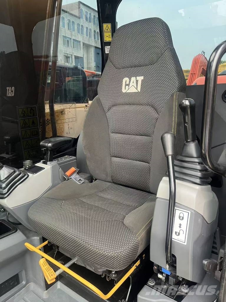 CAT 310 Гусеничні екскаватори