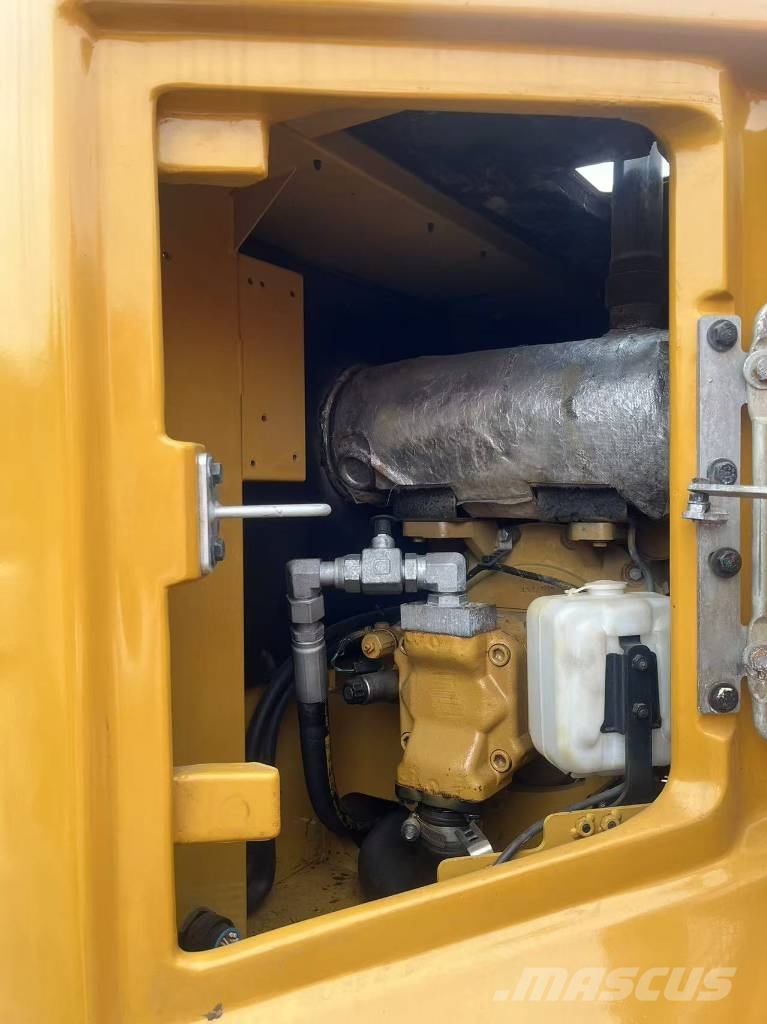 CAT 310 Гусеничні екскаватори