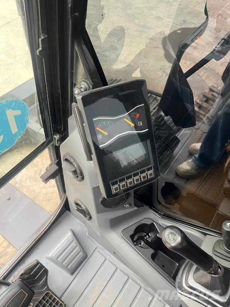 CAT 310 Гусеничні екскаватори