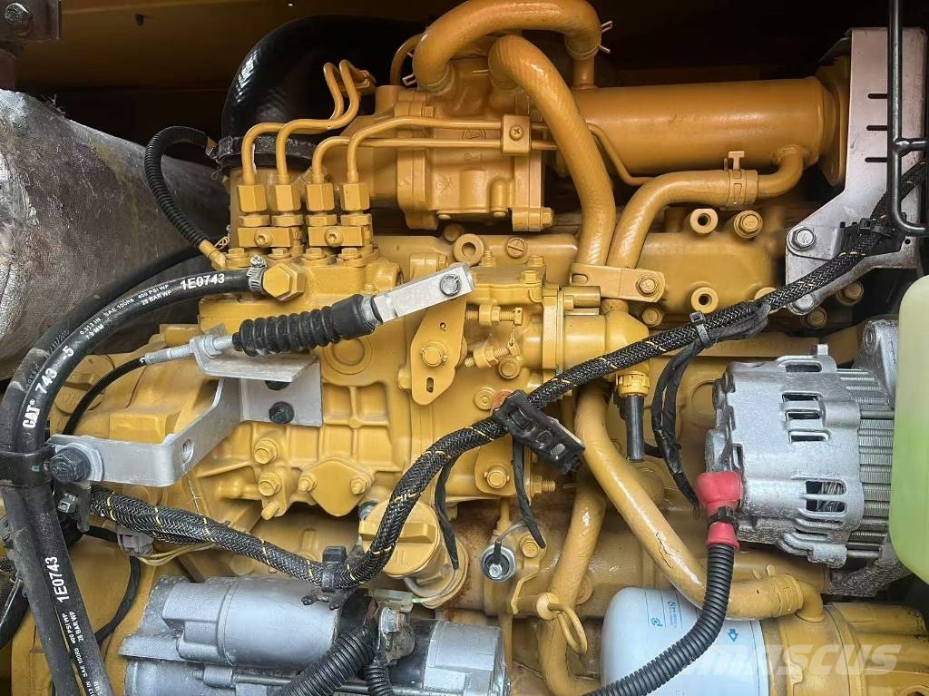 CAT 310 Гусеничні екскаватори