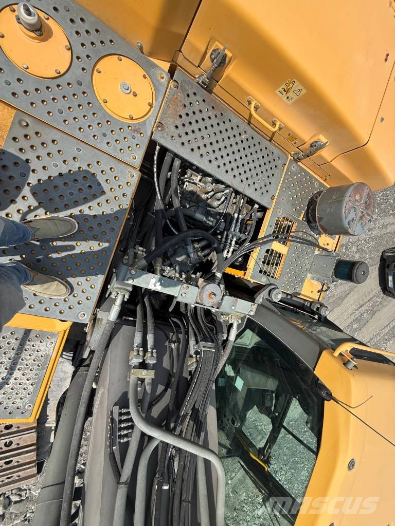 Volvo EC 380 D L //BJ. 2016 / 8700H/SW/ZSA/TOP حفارات زحافة