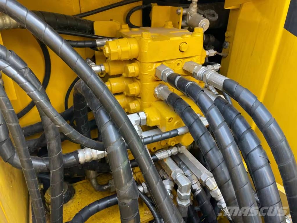 Komatsu PC 120 حفارات وسط 7 طن - 12 طن