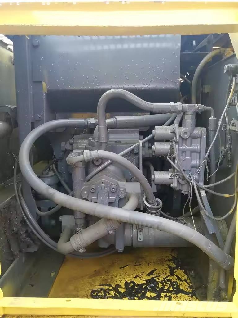 Komatsu PC 120 حفارات وسط 7 طن - 12 طن