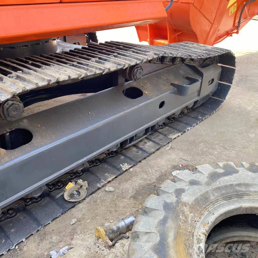 Doosan DX 300 LC Raupenbagger