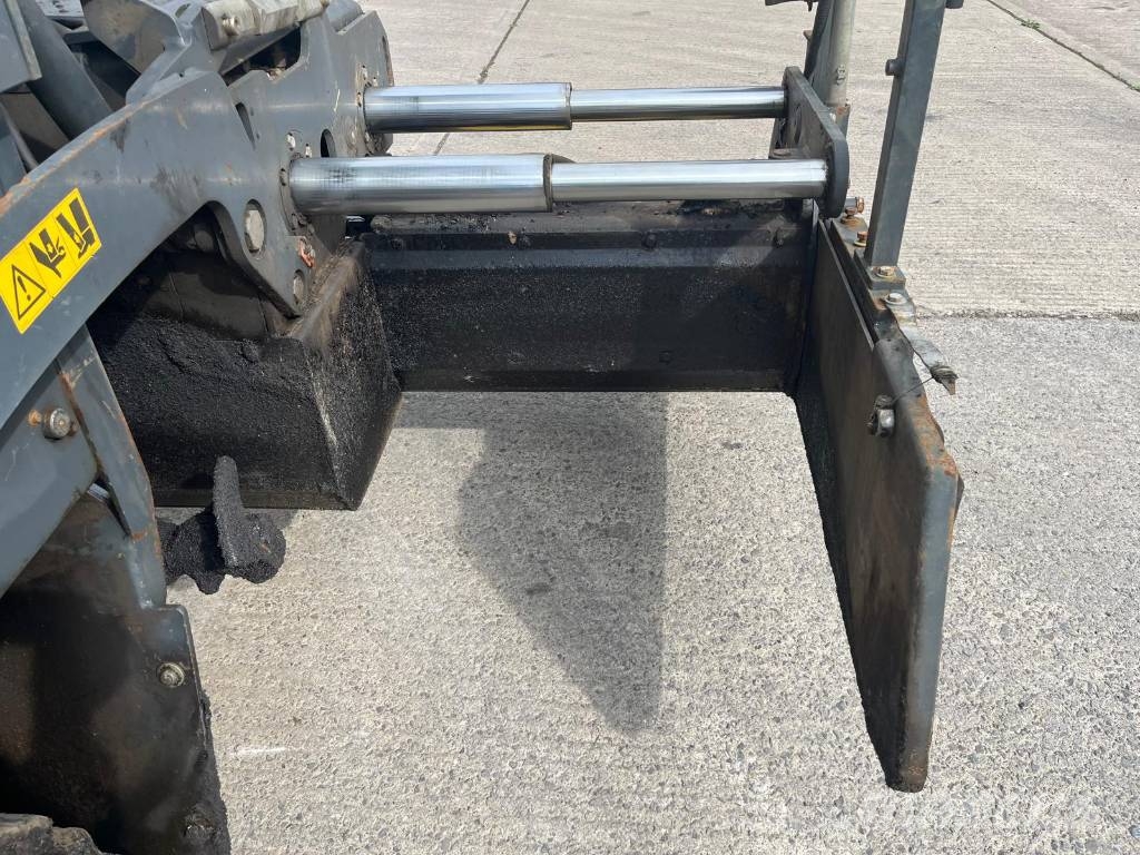 Bomag BF 300 C Muud