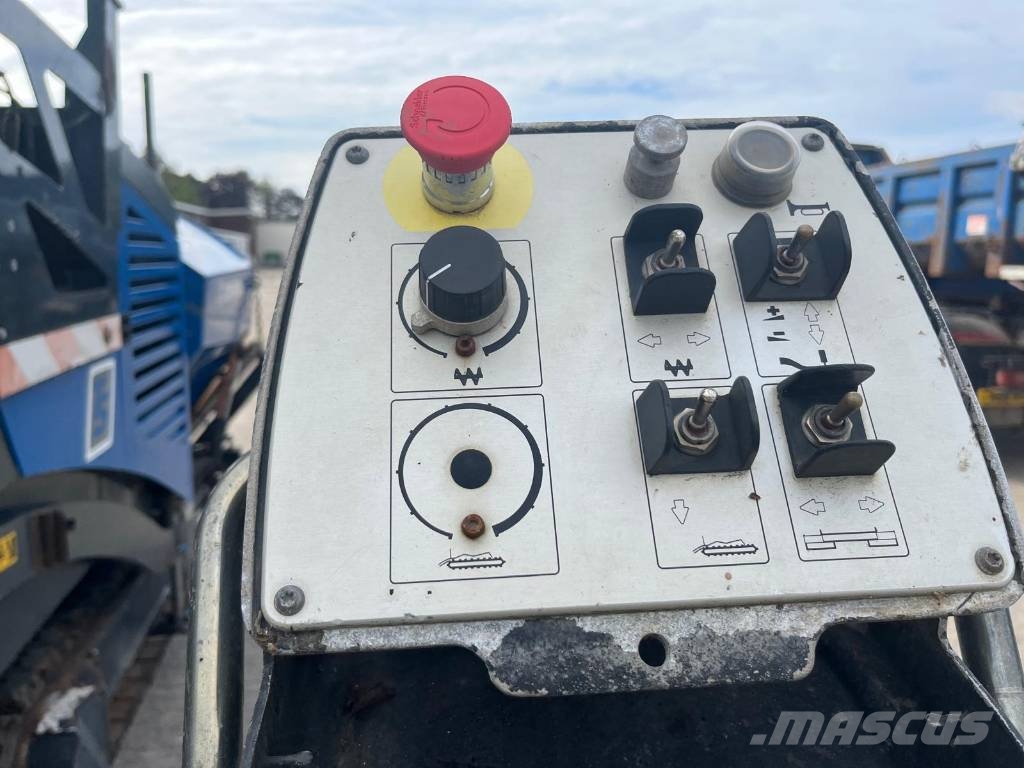 Bomag BF 300 C Muud