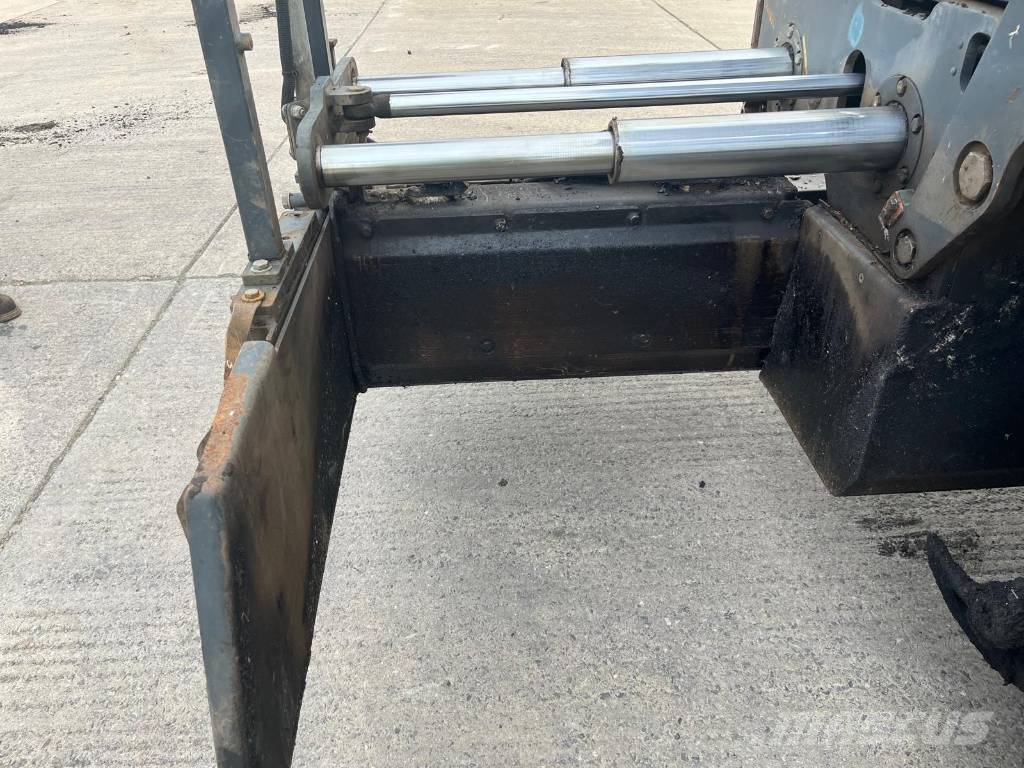 Bomag BF 300 C Muud