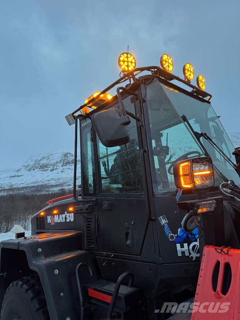 Komatsu WA 250 PT-5 Iekrāvēji uz riteņiem