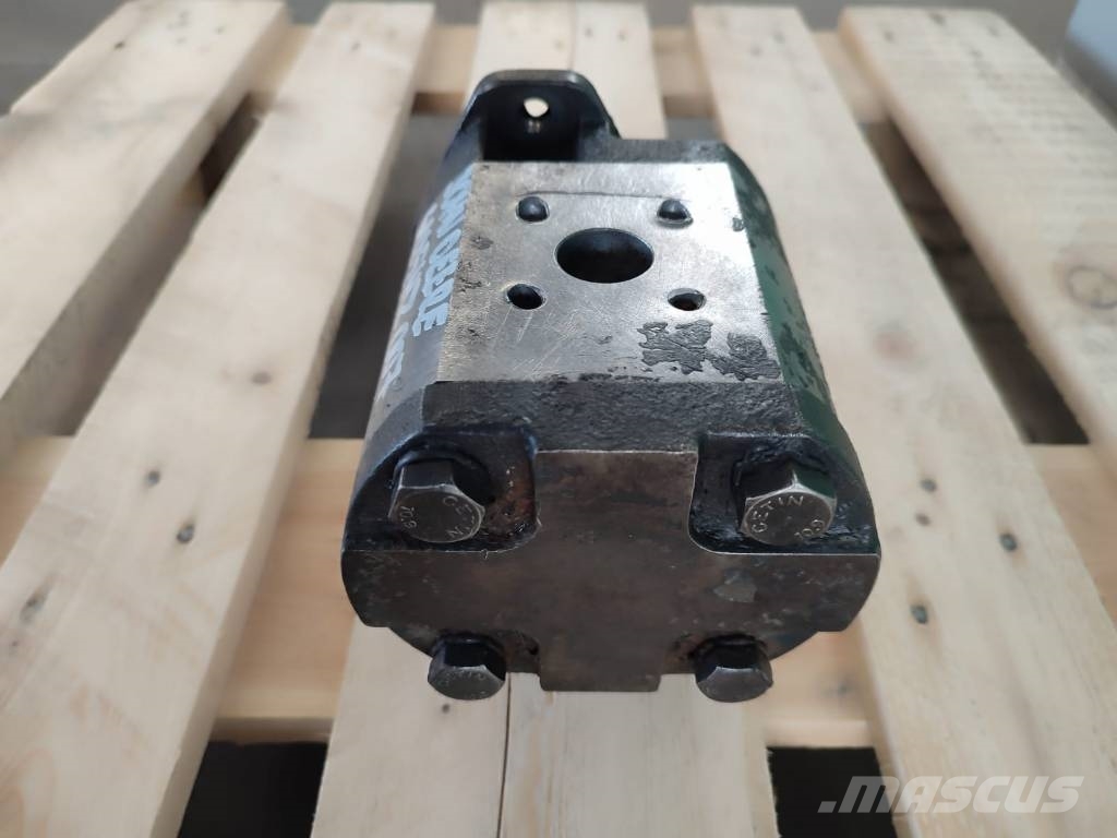 John Deere 6125HZ007 engine gear hydraulic pump Hydraulika