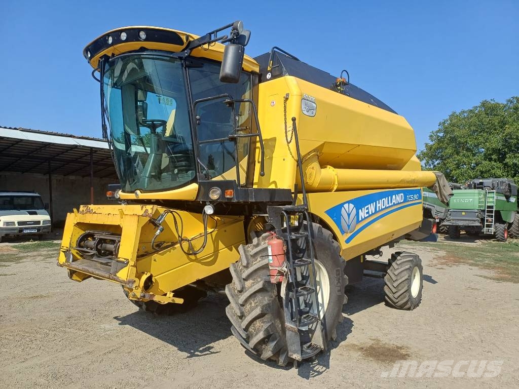 New Holland TC 5.90 Kombajni