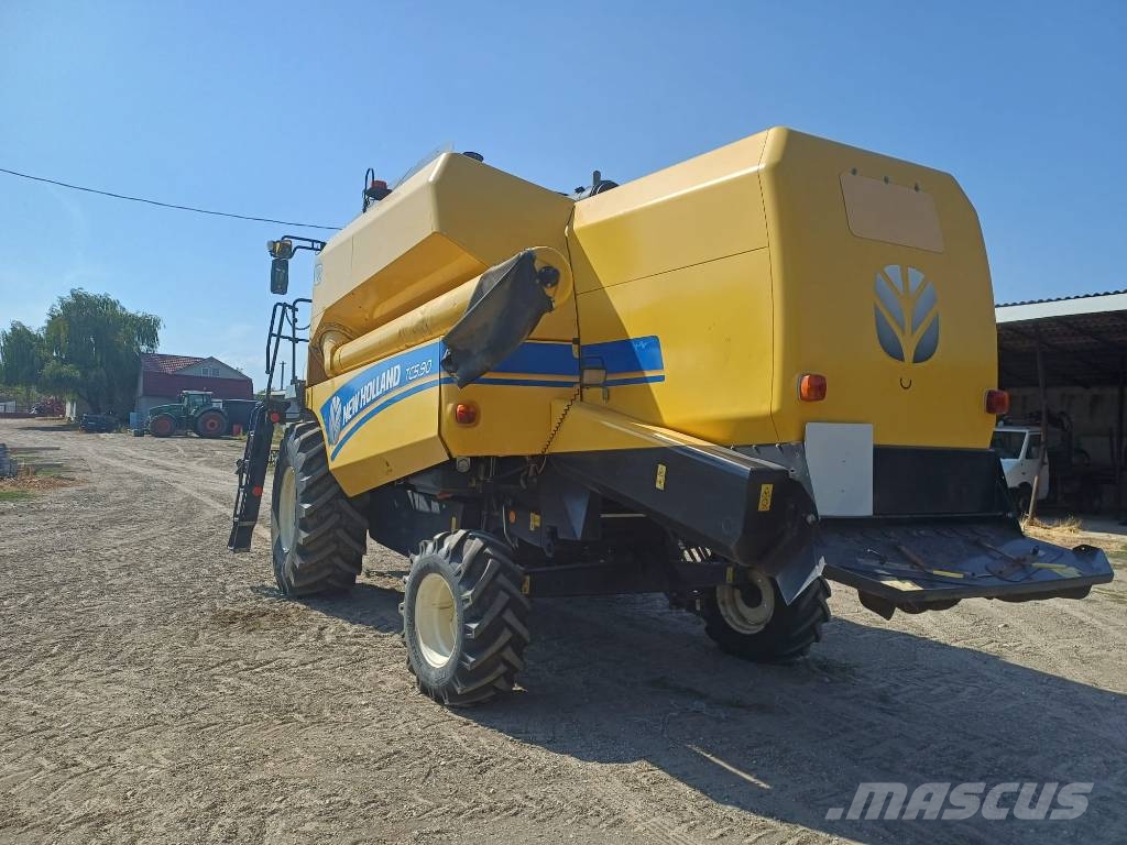 New Holland TC 5.90 Kombajni