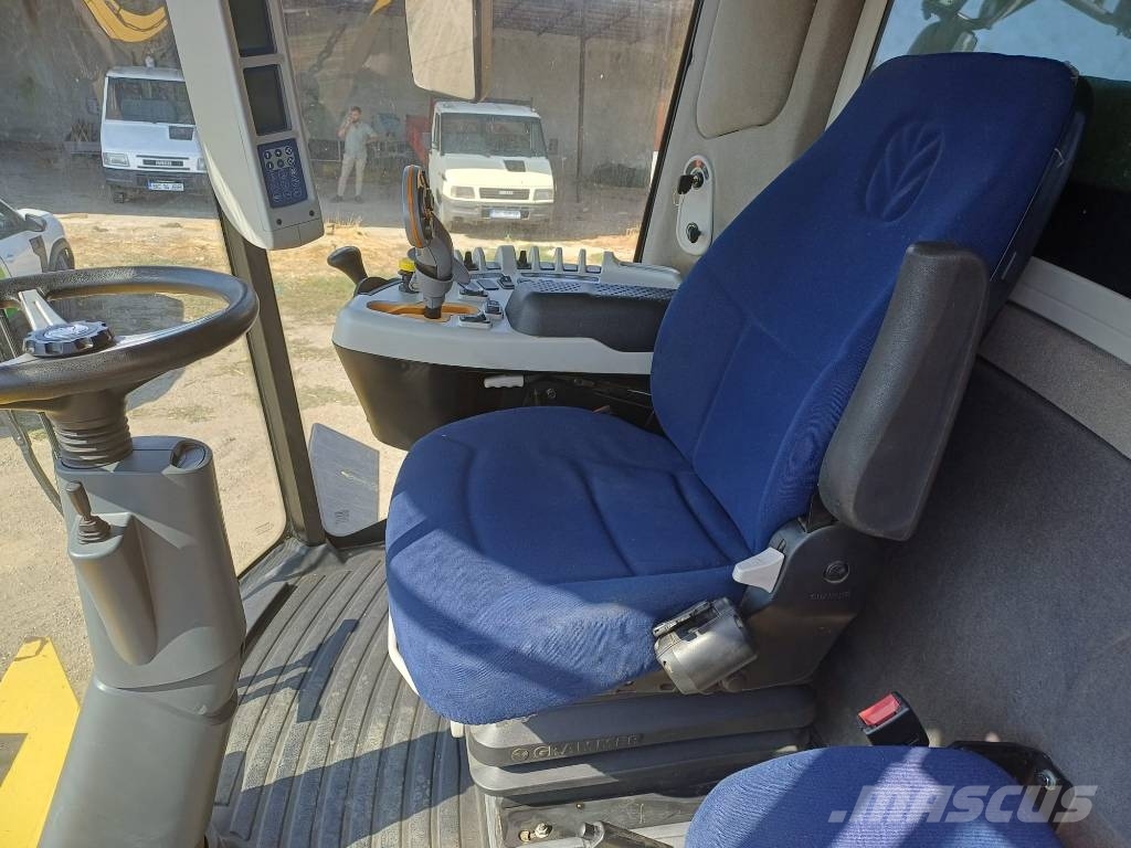 New Holland TC 5.90 Kombajni