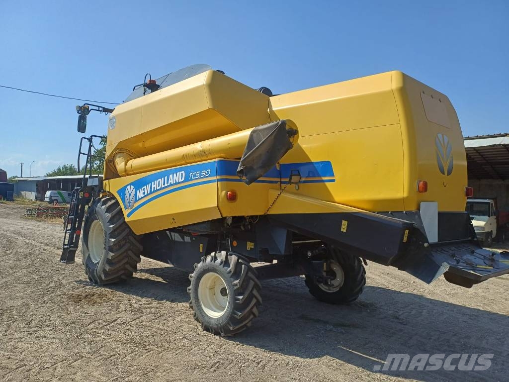 New Holland TC 5.90 Kombajni