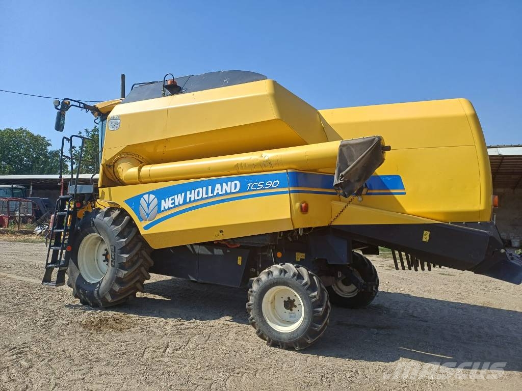 New Holland TC 5.90 Kombajni