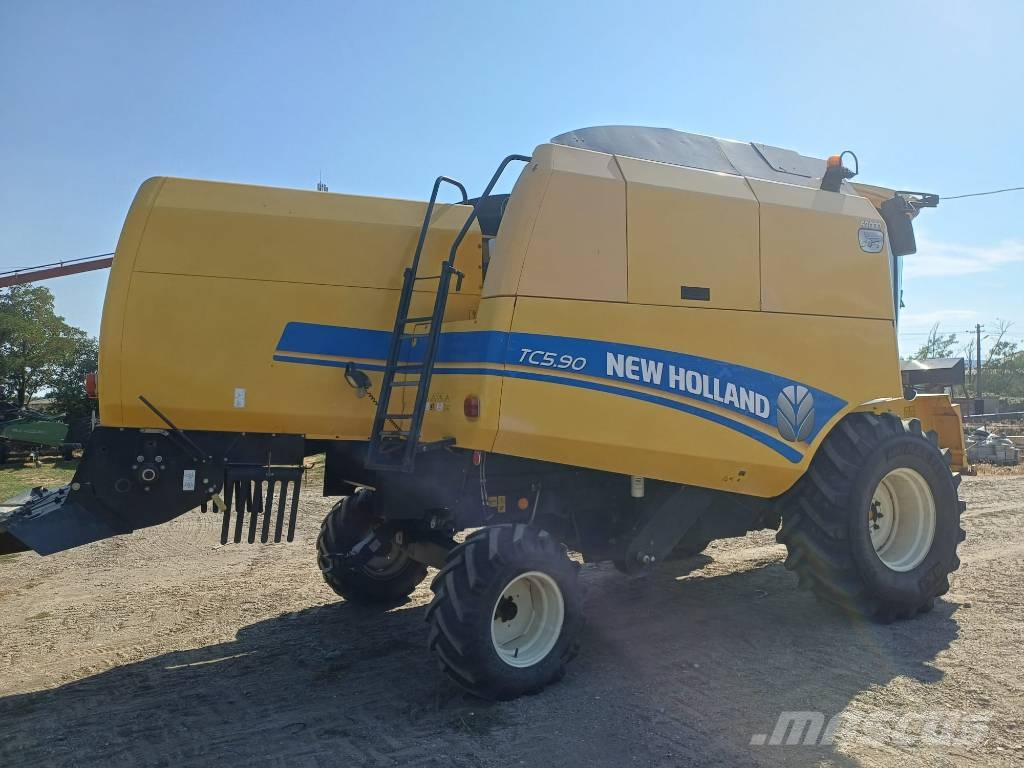 New Holland TC 5.90 Kombajni