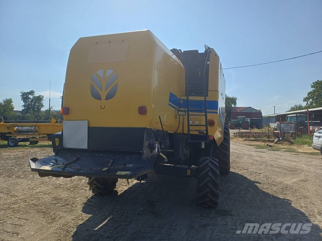 New Holland TC 5.90 Kombajni