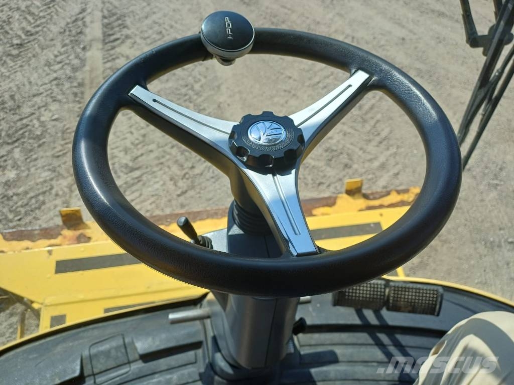 New Holland TC 5.90 Kombajni