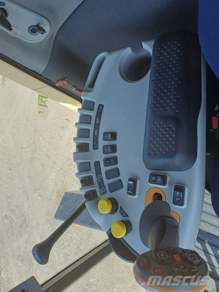 New Holland TC 5.90 Kombajni