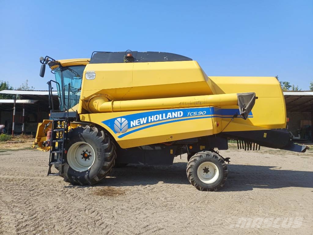 New Holland TC 5.90 Kombajni