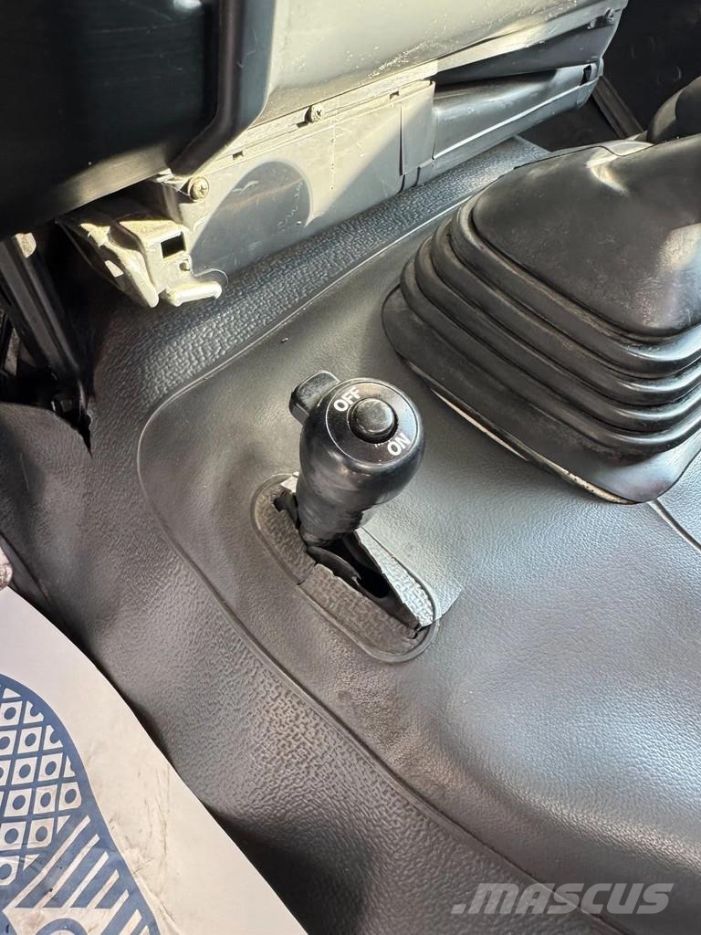 Toyota Land Cruiser **RECOVERY TRUCK-WINCH** Bärgningsbilar