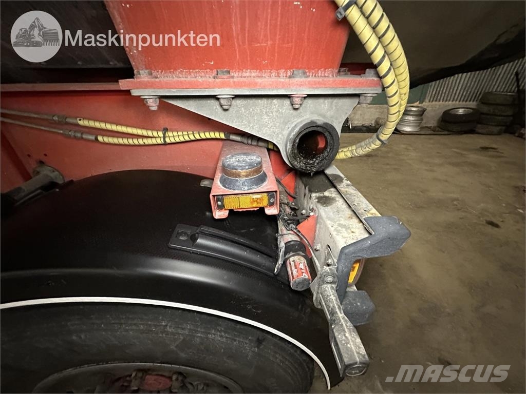 Kel-Berg SCV 15-24 Semi-trailer med tip
